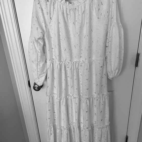 Red Dress Boutique Aura Brand white floral dress - Picture 3 of 8